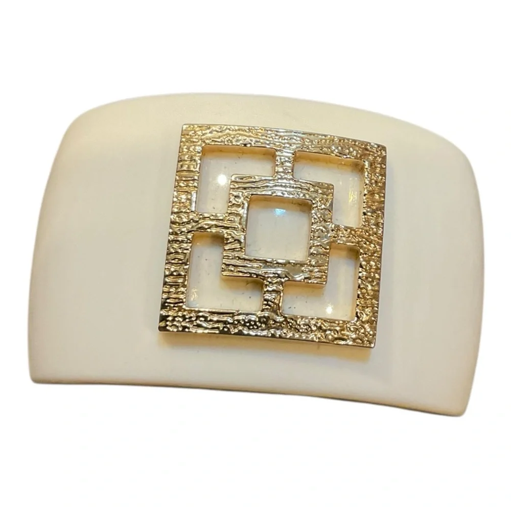 Trina Women’s Turk Ivory/Gold Cuff Bracelet - Picture 4 of 8